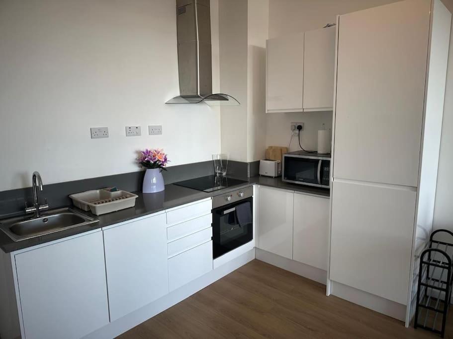 Flat 303 One Bedroom Apartment Birmingham Exterior photo