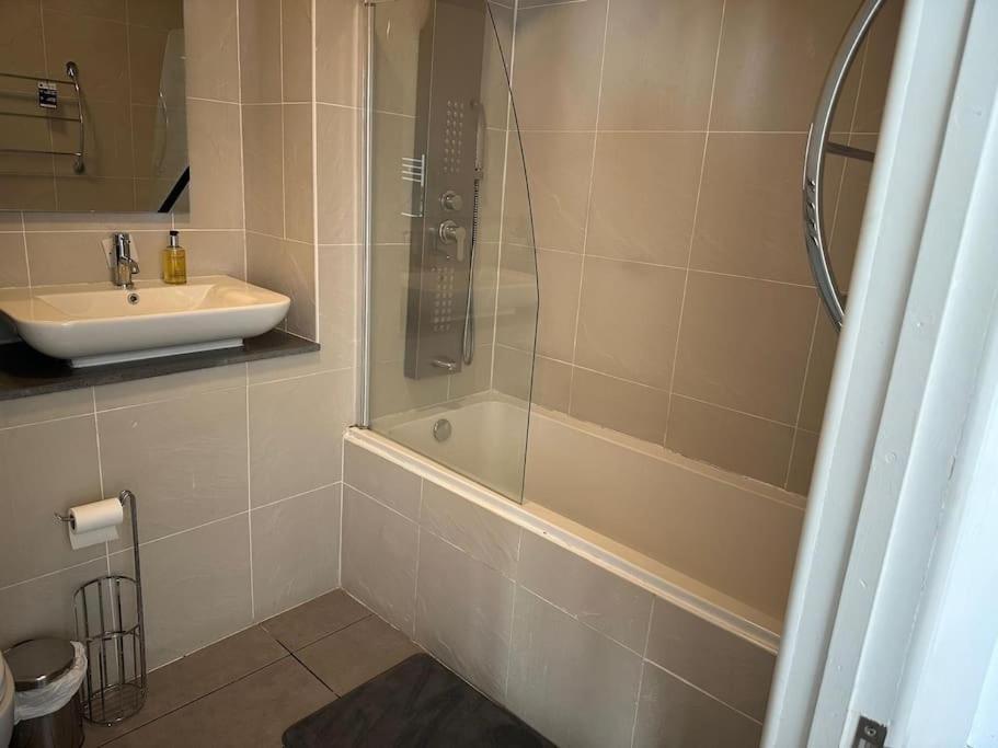Flat 303 One Bedroom Apartment Birmingham Exterior photo